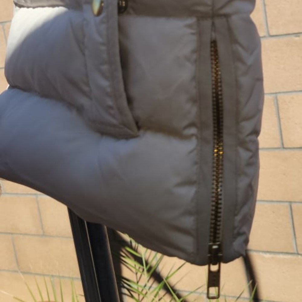 J Crew Vest 60% Down 40% Feather Size M side zips with pockets Full zip  Beige - Picture 12 of 12